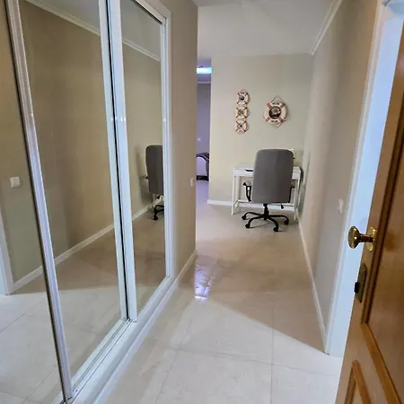 Beachfront Premium With Sunset, Pools & Sea View Apartman