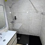 Apartman Beachfront Premium With Sunset, Pools & Sea View