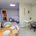 Διαμέρισμα Beachfront Premium With Sunset, Pools & Sea View *