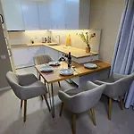 Apartman Beachfront Premium With Sunset, Pools & Sea View