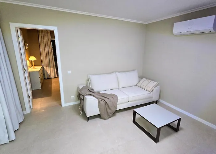 Beachfront Premium With Sunset, Pools & Sea View Apartment