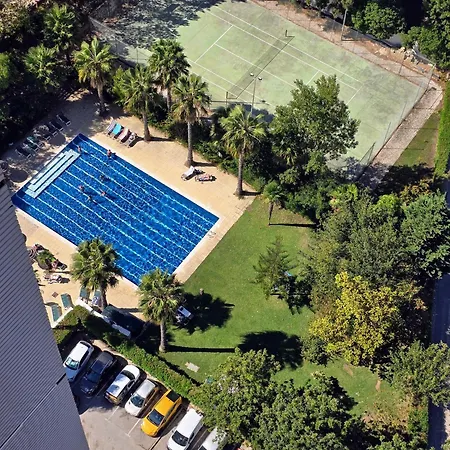 Апартаменты Beachfront Premium With Sunset, Pools & Sea View